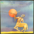 Justo Betancourt - Distinto Y Diferente